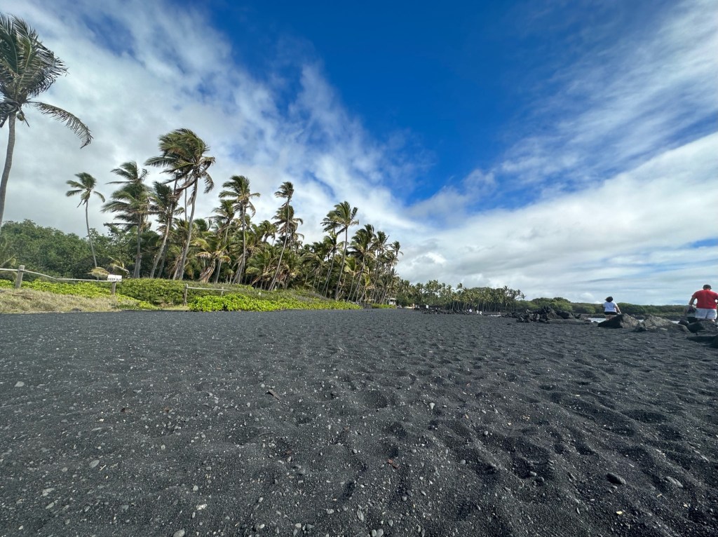 Hawaii on a Budget: $631 Roundtrip Flights for Two&nbsp;Hack!